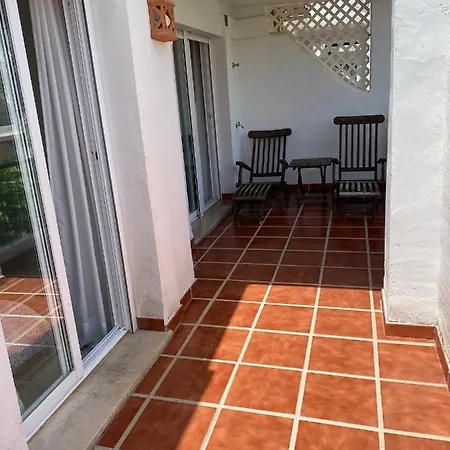 Preciosa Casa De 4 Y 3 Banos, Urbanizacion Naranjos, Puerto Banus *